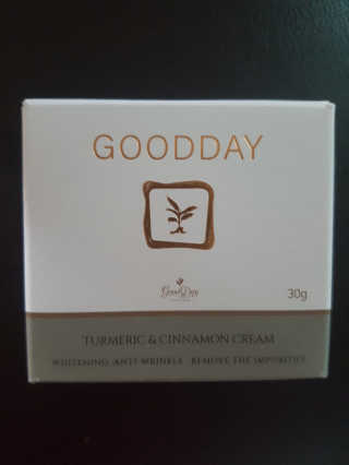 GoodDay Skincare GoodDay 강황 크림 — 4점을 준 리뷰어가 2019년 8월 올린 사용 사진