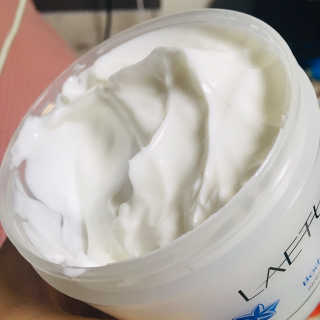 (주)이스터비엔에프 라에뜨 사차인치 바디케어크림 300ml — 5점을 준 리뷰어가 2019년 3월 올린 사용 사진