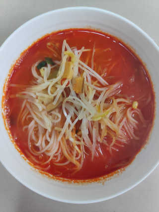 풀무원 마라덕후 모여라~ 사천식 마라쌀국수+마라볶음쌀국수 — 4.5점을 준 리뷰어가 2019년 11월 올린 사용 사진