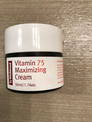바이 위시트랜드 VITAMIN 75 CREAM — 5점을 준 리뷰어가 2018년 8월 올린 사용 사진