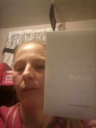 아이뽀 모든 피부 타입을위한 AIPPO Expert Hydrating Mask — 4.33점을 준 리뷰어가 2018년 3월 올린 사용 사진