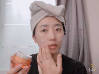 아크웰 아쿠아 클리니티 수분크림 — 5점을 준 리뷰어가 2018년 10월 올린 사용 사진