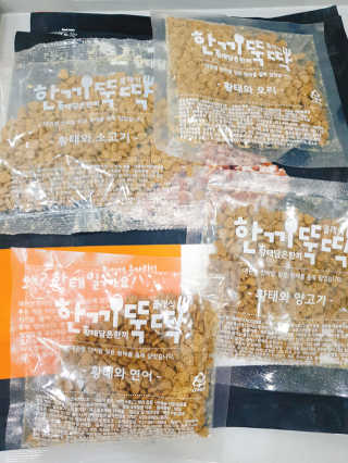 펫토리아 한끼뚝딱 클래식 국산 건식사료 — 5점을 준 리뷰어가 2019년 7월 올린 사용 사진