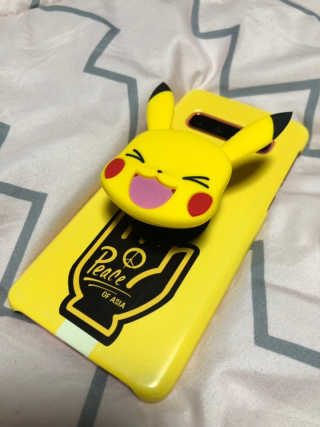 하이키키 포켓몬스터 피카츄 페이스 팝톡 휴대폰 거치대 — 4점을 준 리뷰어가 2020년 1월 올린 사용 사진