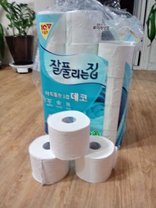 잘풀리는집 더 도톰한 3겹 데코 30롤 — 5점을 준 리뷰어가 2018년 5월 올린 사용 사진