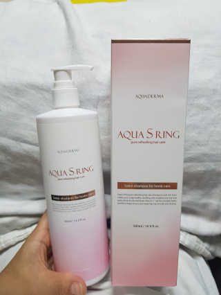 아쿠아큐링 아쿠아S링 퓨어리프레싱 헤어케어 500ml — 5점을 준 리뷰어가 2018년 8월 올린 사용 사진
