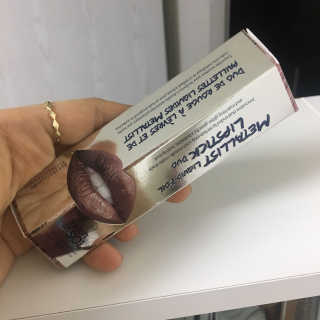 터치인솔 메탈리스트 리퀴드 포일 립스틱 5종 — 5점을 준 리뷰어가 2018년 3월 올린 사용 사진