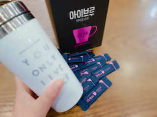 한국맥널티 아이브루 헤이즐넛향 100T — 5점을 준 리뷰어가 2019년 10월 올린 사용 사진