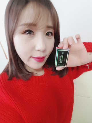 셀레뷰 하이 퍼포먼스 립 틴트 마스터 — 5점을 준 리뷰어가 2018년 2월 올린 사용 사진