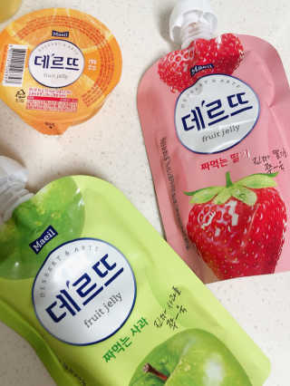 데르뜨 떠먹는 과일 3종, 짜먹는 과일 2종 총 10개 체험 — 3.5점을 준 리뷰어가 2020년 3월 올린 사용 사진