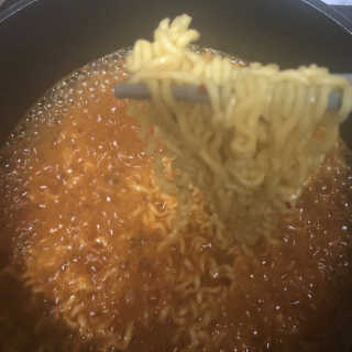 라면 그대로가 제일 맛있는 더엄마라면 — 4점을 준 리뷰어가 2019년 7월 올린 사용 사진