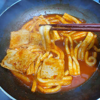 [홍코너떡볶이]옛날떡볶이 인기맛 4팩세트 — 5점을 준 리뷰어가 2019년 11월 올린 사용 사진