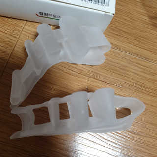 힐링팩토리 밸런스 발가락링 발가락교정기 A1 — 4점을 준 리뷰어가 2019년 12월 올린 사용 사진