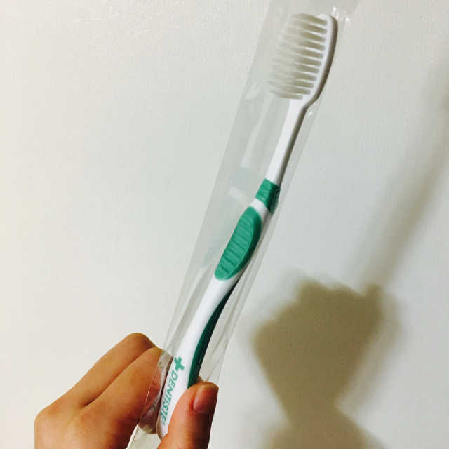 덴티스테 이중미세모 칫솔 리뷰 사진