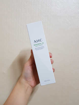 AHC 에이 에이치 씨 미니멀 10 워터리 에센스 — 4점을 준 리뷰어가 2018년 12월 올린 사용 사진