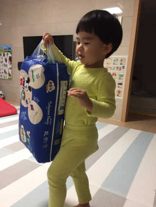 보솜이 베이비케어 팬티형 기저귀 — 4점을 준 리뷰어가 2019년 3월 올린 사용 사진