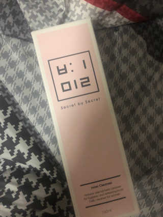 비밀 프리미엄 이너클렌저 - 로즈골드 — 3.83점을 준 리뷰어가 2018년 8월 올린 사용 사진