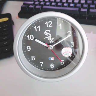 MLB WATCH n LEISURE MLB 아날로그 디자인 탁상시계 8종 — 5점을 준 리뷰어가 2020년 1월 올린 사용 사진