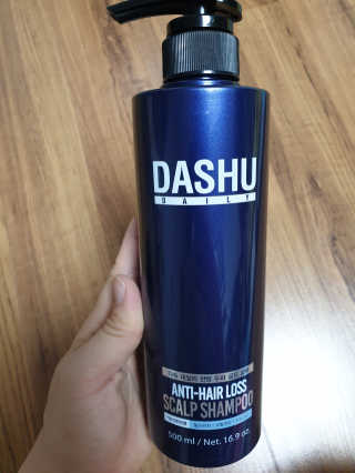 다슈코리아 다슈 단백질 한방 두피 골드 샴푸 500ml +샴푸브러쉬 — 4점을 준 리뷰어가 2019년 12월 올린 사용 사진