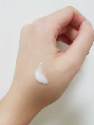 자빈드서울 시티플라워 아쿠아 젤 크림 — 4.5점을 준 리뷰어가 2019년 7월 올린 사용 사진