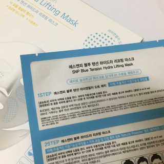 SNP 블루 텐션 하이드라 리프팅 마스크 — 3.67점을 준 리뷰어가 2018년 3월 올린 사용 사진