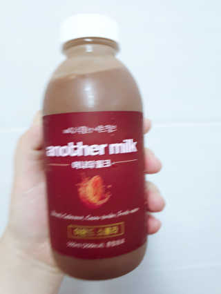 식사대용 아몬드밀크 어나더밀크 500ml X 2병 — 4.5점을 준 리뷰어가 2018년 9월 올린 사용 사진