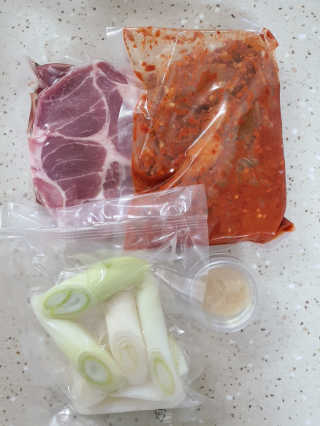 땡땡쿡 더실비김치찌개 2인분 710g 라면사리 포함 — 5점을 준 리뷰어가 2020년 2월 올린 사용 사진
