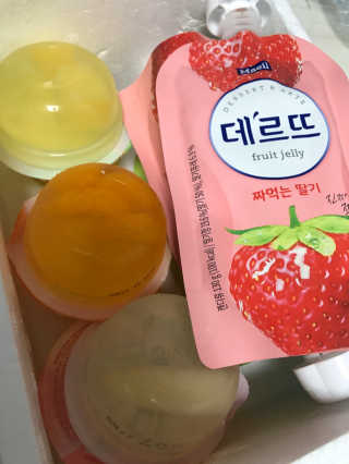 데르뜨 떠먹는 과일 3종, 짜먹는 과일 2종 총 10개 체험 — 4.5점을 준 리뷰어가 2020년 3월 올린 사용 사진