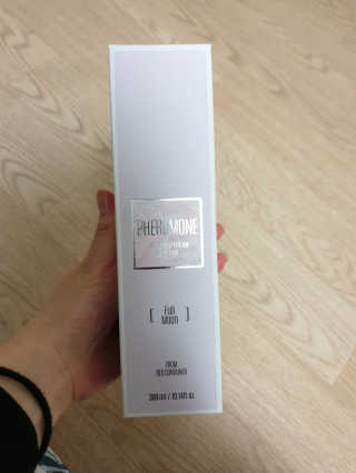 레드컨테이너 페로몬향 퍼퓸 여성 샤워젤 2종 — 3점을 준 리뷰어가 2020년 2월 올린 사용 사진