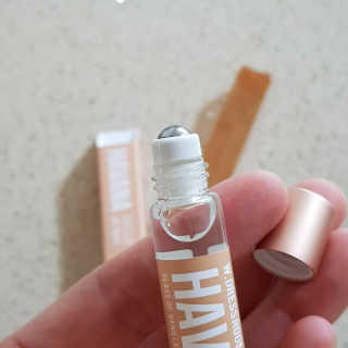 더블유드레스룸 롤 온 퍼퓸EDT 10ml — 3.67점을 준 리뷰어가 2018년 7월 올린 사용 사진
