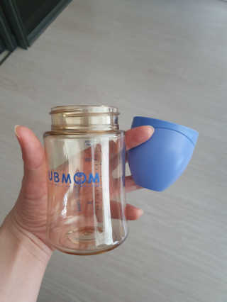 유비맘 PPSU 젖병 노꼭지_200ml_컬러 랜덤 발송 — 4점을 준 리뷰어가 2020년 1월 올린 사용 사진