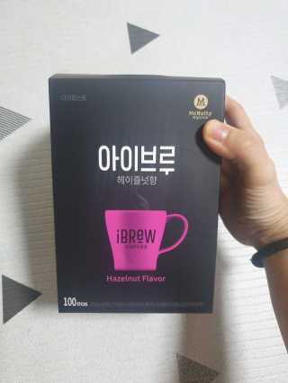 한국맥널티 아이브루 헤이즐넛향 100T — 3.5점을 준 리뷰어가 2019년 10월 올린 사용 사진