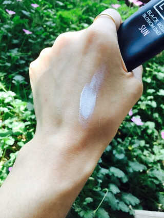 데이셀코스메틱 메디 랩 블랙로즈 블로썸 데일리 선 60g — 3.67점을 준 리뷰어가 2017년 6월 올린 사용 사진