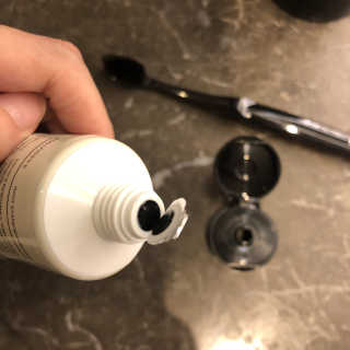 the naked object 디블랙팩치약 디블랙칫솔 세트 — 5점을 준 리뷰어가 2020년 2월 올린 사용 사진