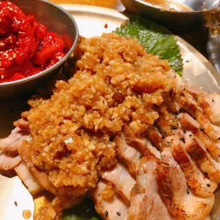 [동네맛집족발] 4개 족발 중 택1 — 4점을 준 리뷰어가 2020년 2월 올린 사용 사진