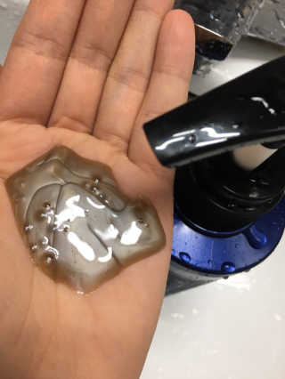 다슈코리아 다슈 단백질 한방 두피 골드 샴푸 500ml +샴푸브러쉬 — 5점을 준 리뷰어가 2020년 1월 올린 사용 사진
