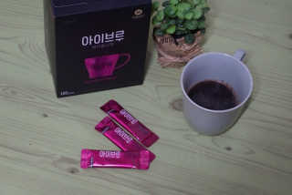한국맥널티 아이브루 헤이즐넛향 100T — 5점을 준 리뷰어가 2019년 11월 올린 사용 사진