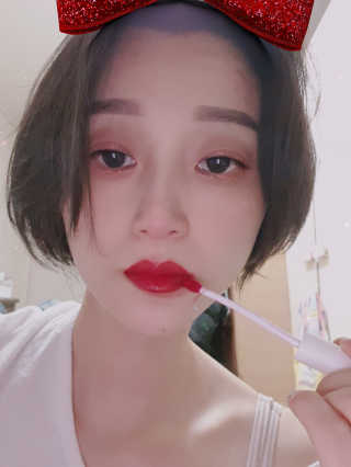 입큰뉴욕 입큰 셀피 키라키라필터 코팅 틴트 — 4.5점을 준 리뷰어가 2020년 2월 올린 사용 사진
