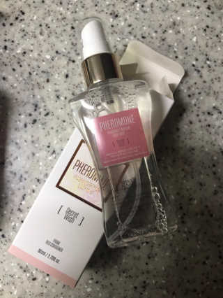 레드컨테이너 페로몬향 퍼퓸 바디미스트 80ml — 5점을 준 리뷰어가 2019년 12월 올린 사용 사진