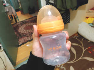 유비맘 신생아젖병 120ml 트리플팩_ 젖꼭지 포함 — 5점을 준 리뷰어가 2020년 2월 올린 사용 사진