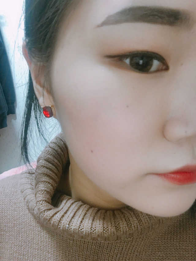 컬러 크리스탈큐브 귀걸이 리뷰 사진