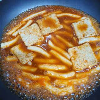 [홍코너떡볶이]옛날떡볶이 인기맛 4팩세트 — 5점을 준 리뷰어가 2019년 10월 올린 사용 사진