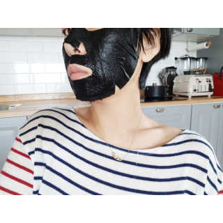 웰더마 차콜 블랙펄 하이드레이팅 앰플 마스크 — 4점을 준 리뷰어가 2019년 3월 올린 사용 사진