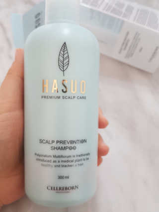 셀리본 하수오 내츄럴 프리벤션 탈모관리 샴푸 300ml — 5점을 준 리뷰어가 2019년 11월 올린 사용 사진