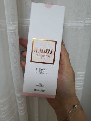 레드컨테이너 페로몬향 퍼퓸 바디미스트 80ml — 5점을 준 리뷰어가 2019년 12월 올린 사용 사진