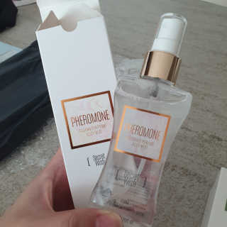레드컨테이너 페로몬향 퍼퓸 바디미스트 80ml — 5점을 준 리뷰어가 2019년 12월 올린 사용 사진