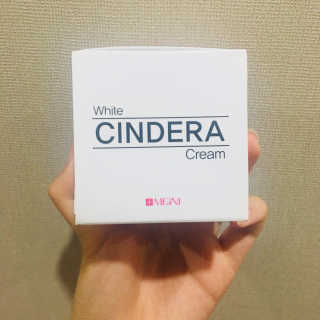 메이니 화이트 신드라 크림 70ml — 3.5점을 준 리뷰어가 2018년 4월 올린 사용 사진