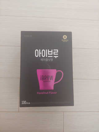 한국맥널티 아이브루 헤이즐넛향 100T — 5점을 준 리뷰어가 2019년 10월 올린 사용 사진