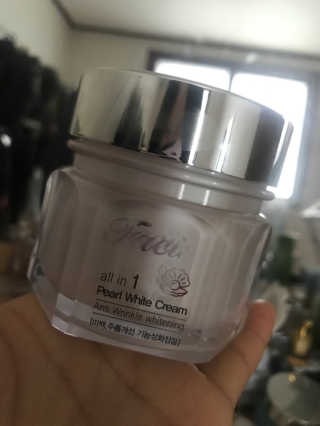 파시스 올인원 진주 화이트닝 크림 100ml — 3점을 준 리뷰어가 2019년 5월 올린 사용 사진