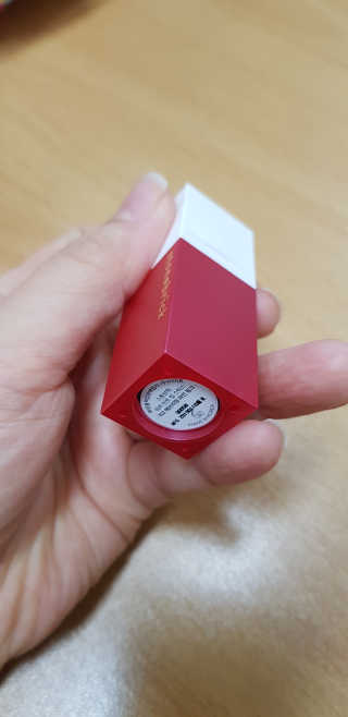 스톤브릭 라커틴트 립스틱스 — 2점을 준 리뷰어가 2019년 10월 올린 사용 사진